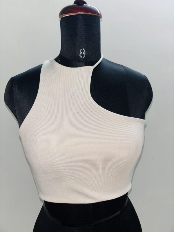 Bershka seamless Asymmetric top - Image 2