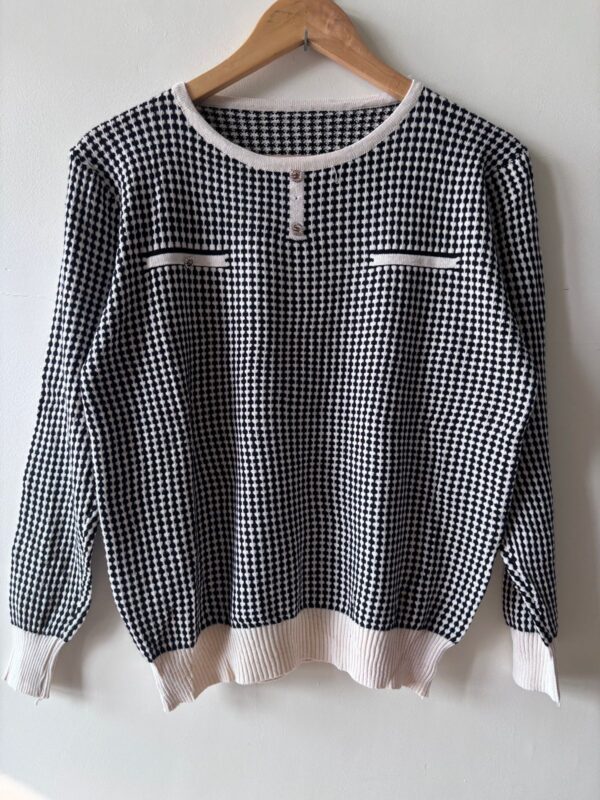Black And White Checkered Knit Pullover Sweater - Image 4