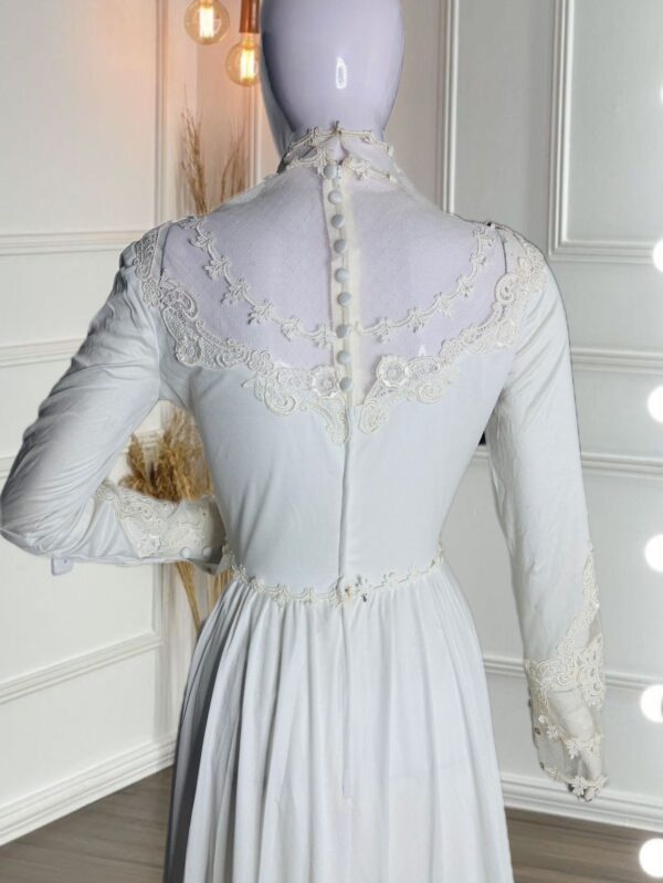 White elegant vail dress - Image 4