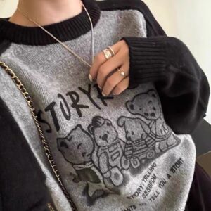 women's graphic printed regular fit long sleeve pullover sweatshirt
